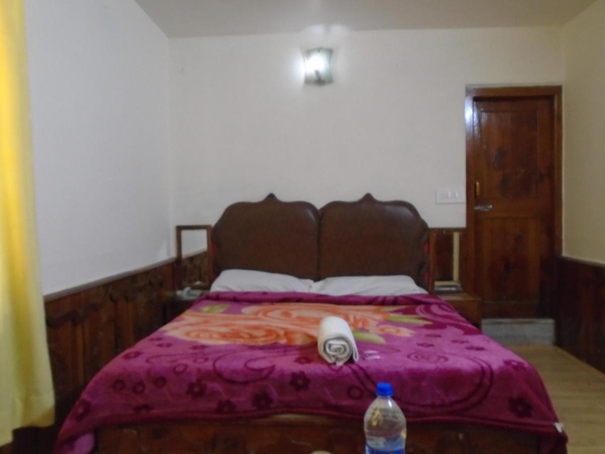 Hotel Magnolia Mallroad Manali Eksteriør billede