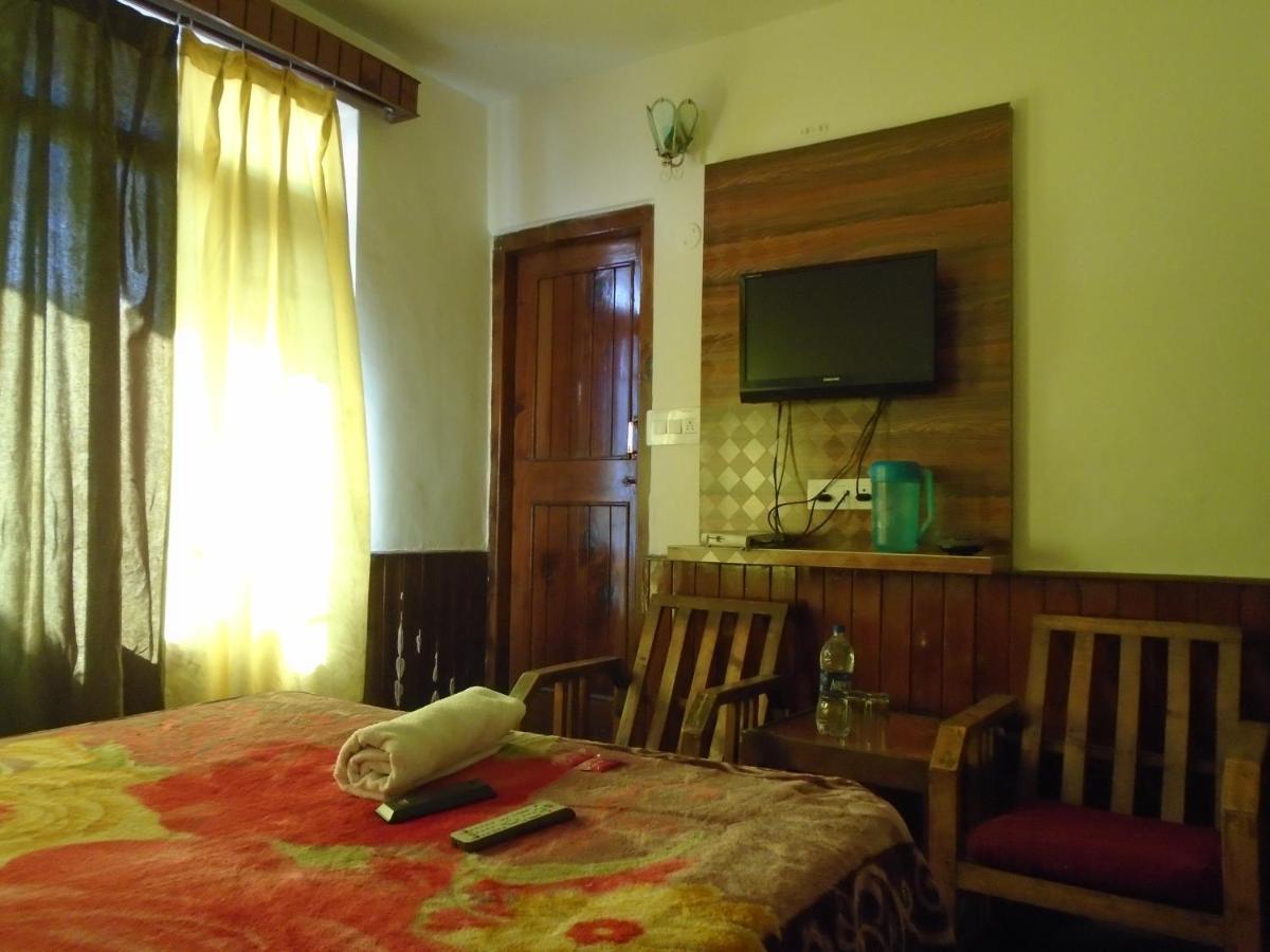 Hotel Magnolia Mallroad Manali Eksteriør billede