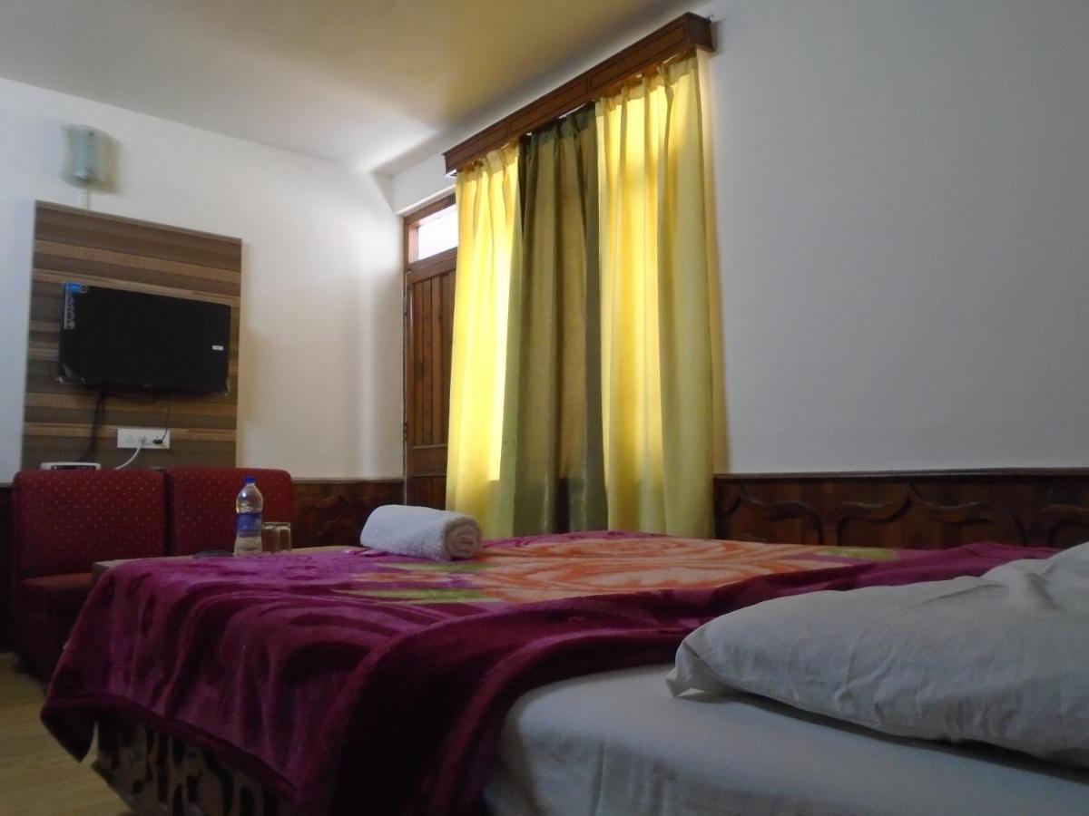 Hotel Magnolia Mallroad Manali Eksteriør billede
