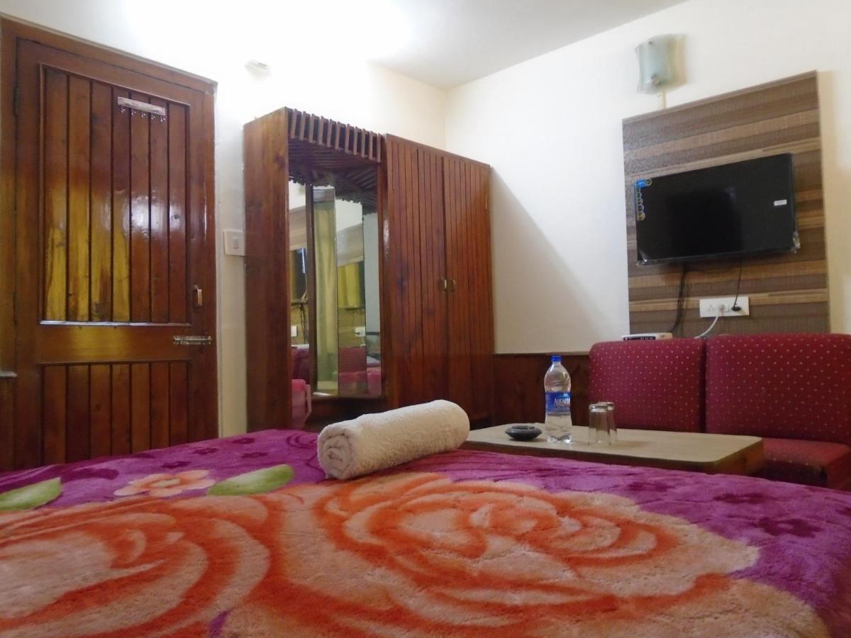 Hotel Magnolia Mallroad Manali Eksteriør billede