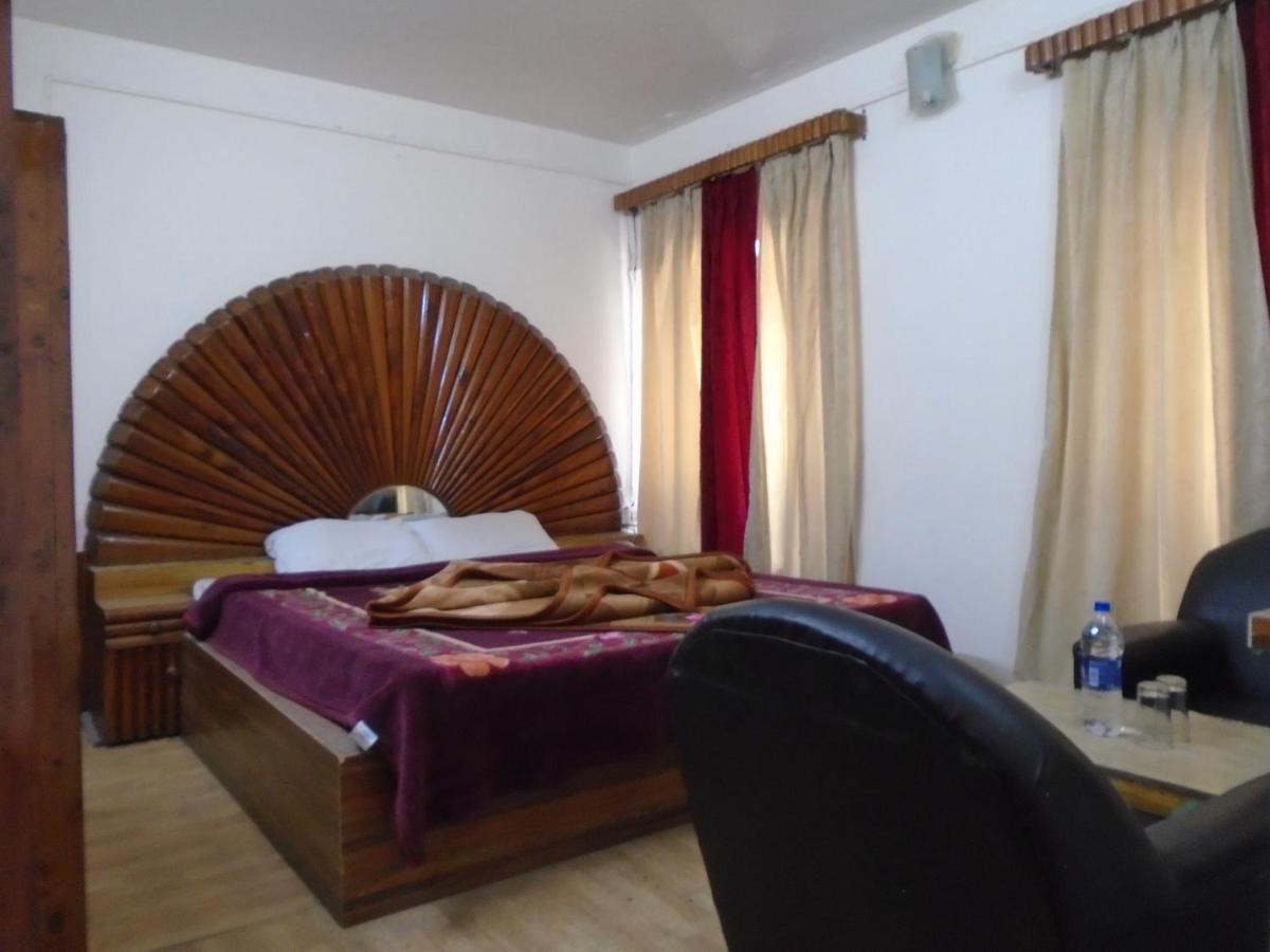 Hotel Magnolia Mallroad Manali Eksteriør billede
