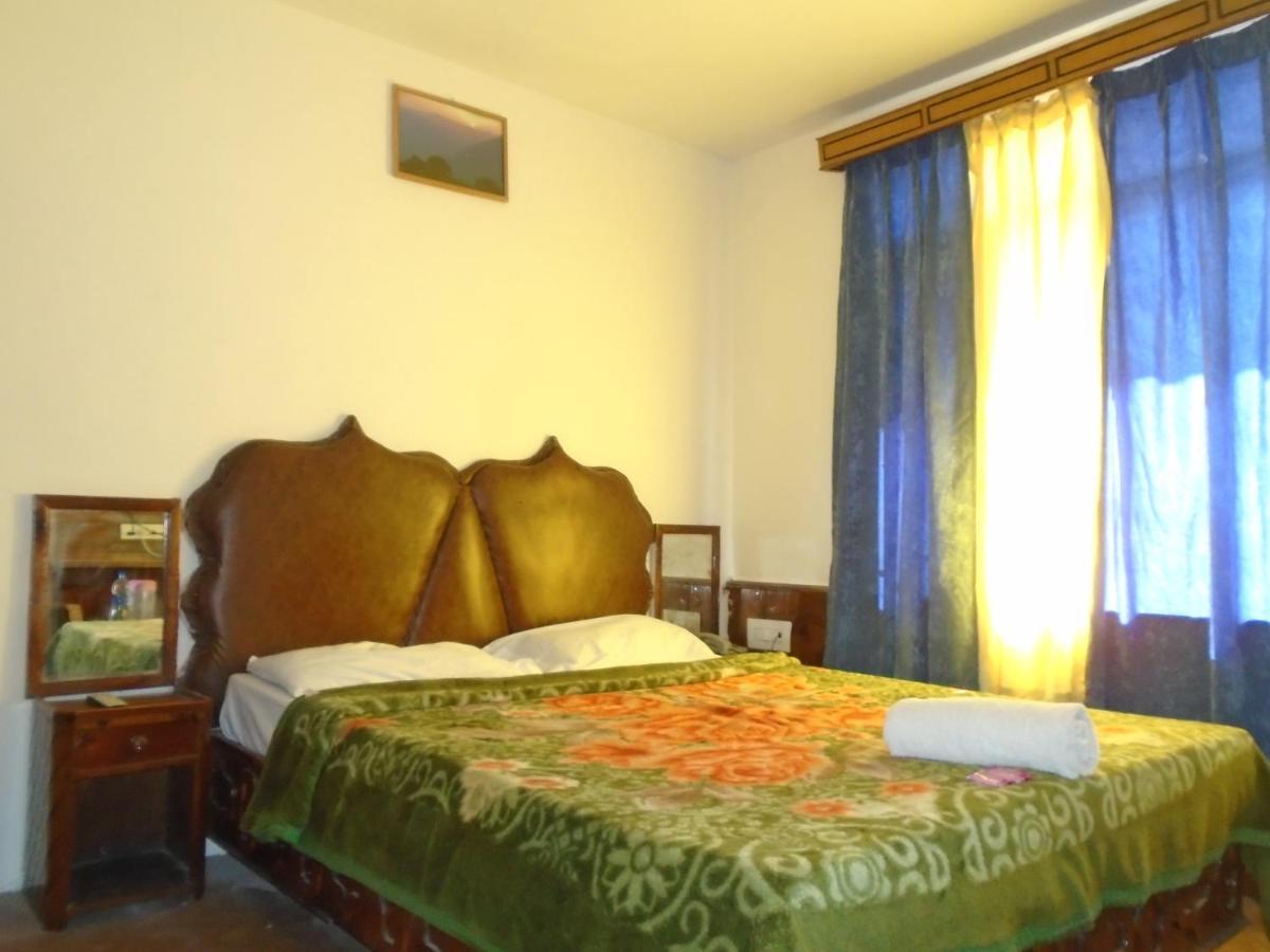 Hotel Magnolia Mallroad Manali Eksteriør billede
