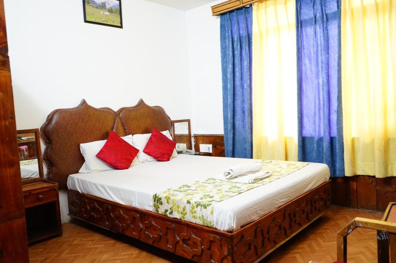 Hotel Magnolia Mallroad Manali Eksteriør billede